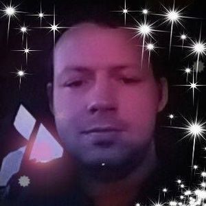 Meet your Posher, Dustin